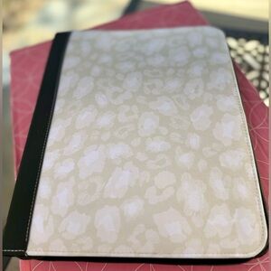 Erin Condren Leopard Large Stand Up Tablet Lrg Folio Planner Tech Organizer NWOT